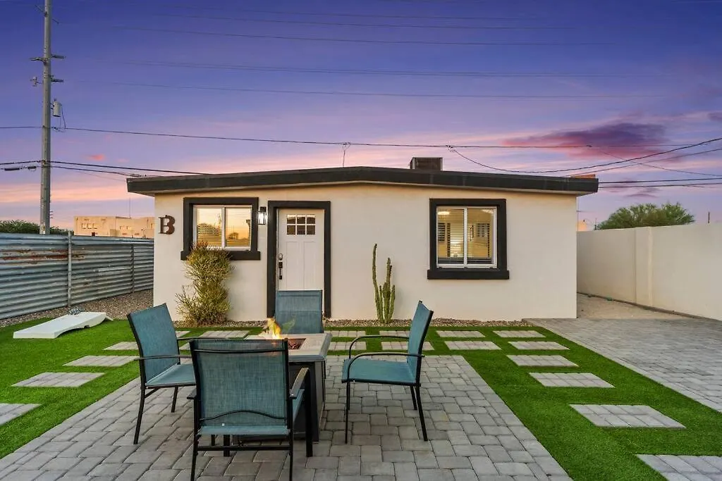 Апартаменты Featherlight Cottage With Bbq And Hot Tub In Downtown Феникс